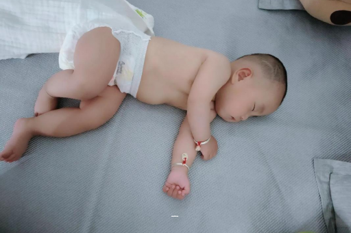 昌吉宝宝脚心出汗怎么回事